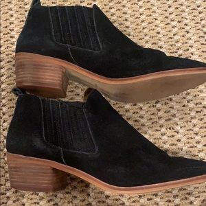Dolce Vita suede booties!